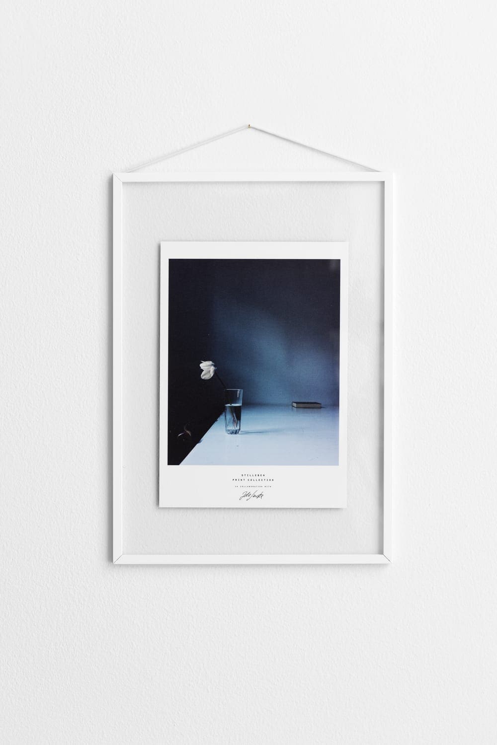 Moebe Frame White by Moebe