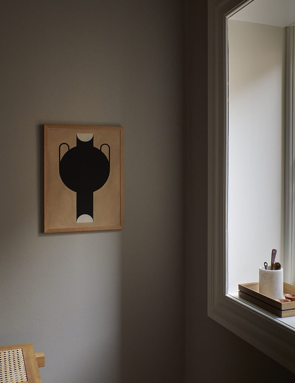 Silhouette of a Vase 07