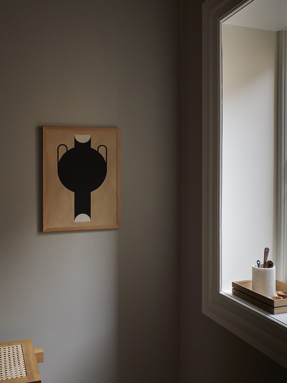 Silhouette of a Vase 07 by Studio Paradissi