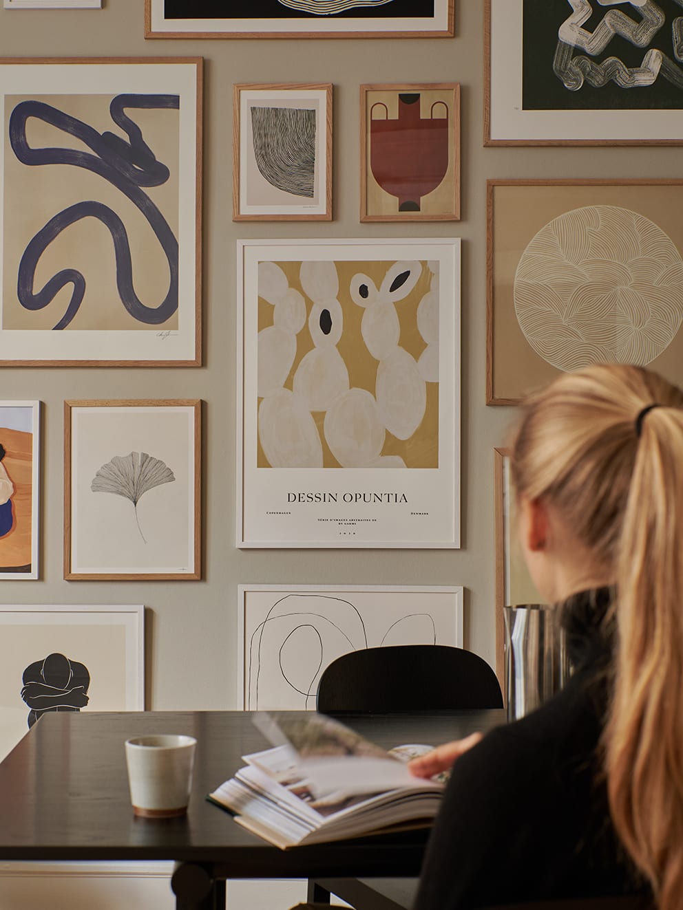 Silhouette Of A Vase 06 by Studio Paradissi