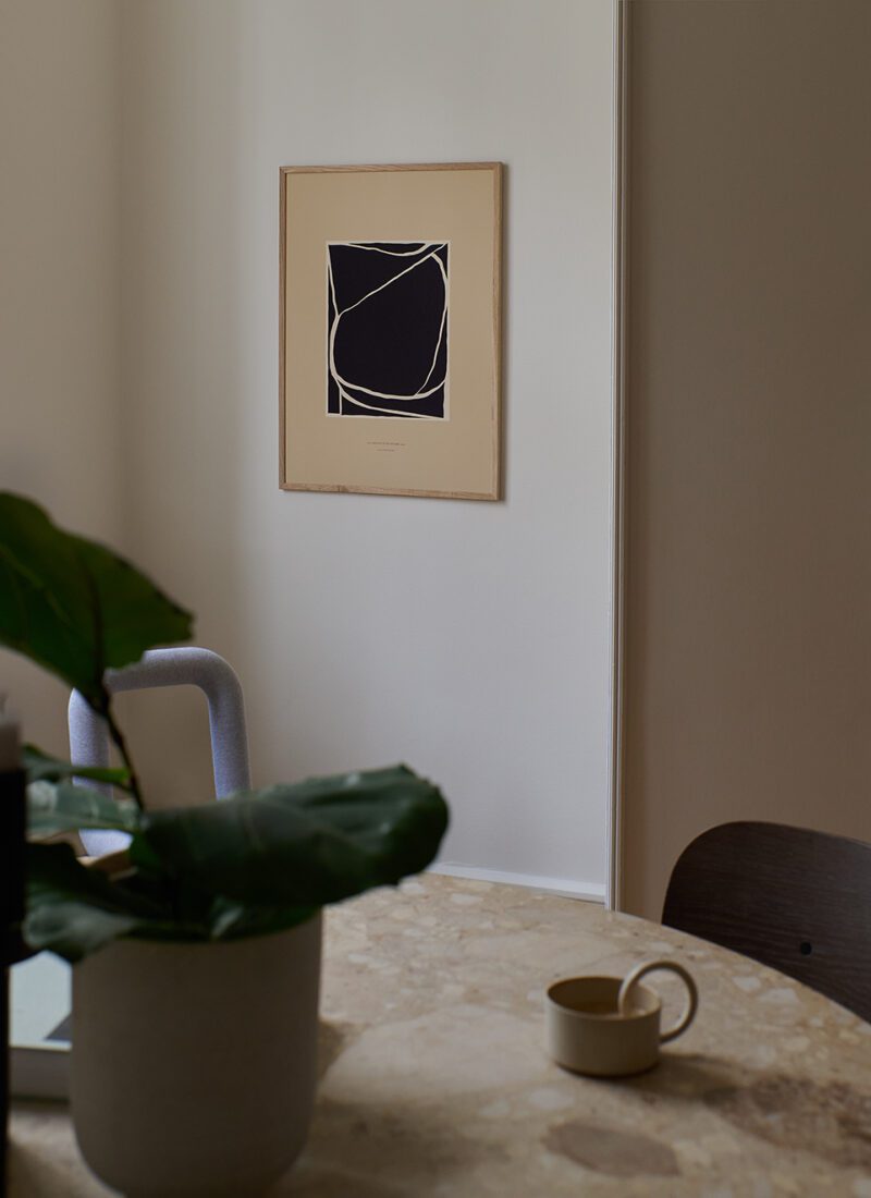 Mie__Him_Volumes_Lifestyle_Low